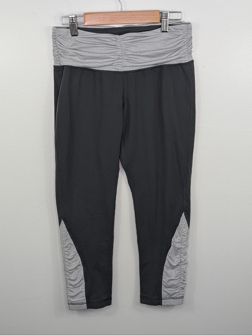 Patagonia Leggings Womens Small Pliant Fitted Cropped Capris Pants Gray Ruched